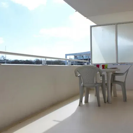 2 Pieces Avec Piscine Et Parking, Proche Plage, - Fr-1-246-286 Λα Ροσέλ