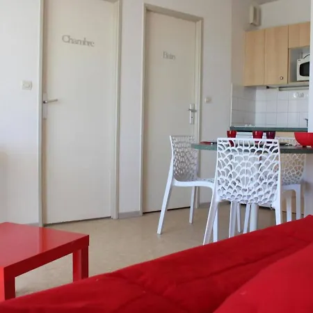 Διαμέρισμα 2 Pieces Avec Piscine Et Parking, Proche Plage, - Fr-1-246-286 *